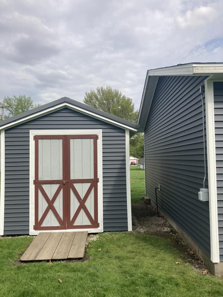 Shed with vinyl siding in Durant, Iowa